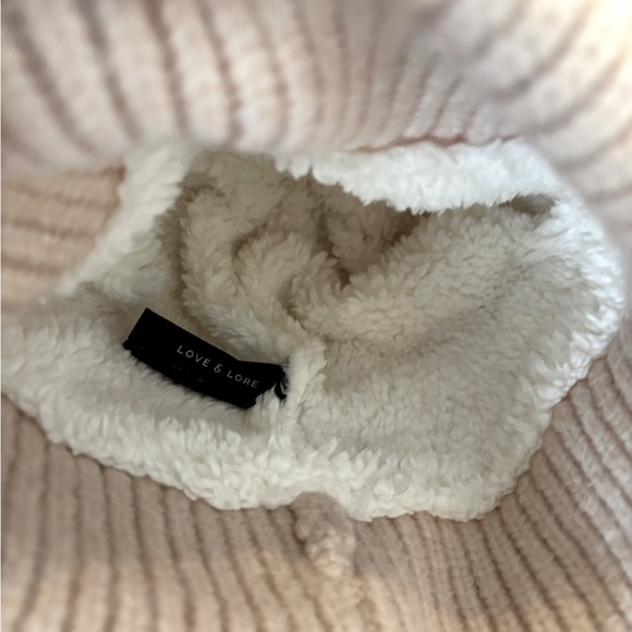 LOVE & LORE HAT  AND SCARF SET - Picture 8 of 10